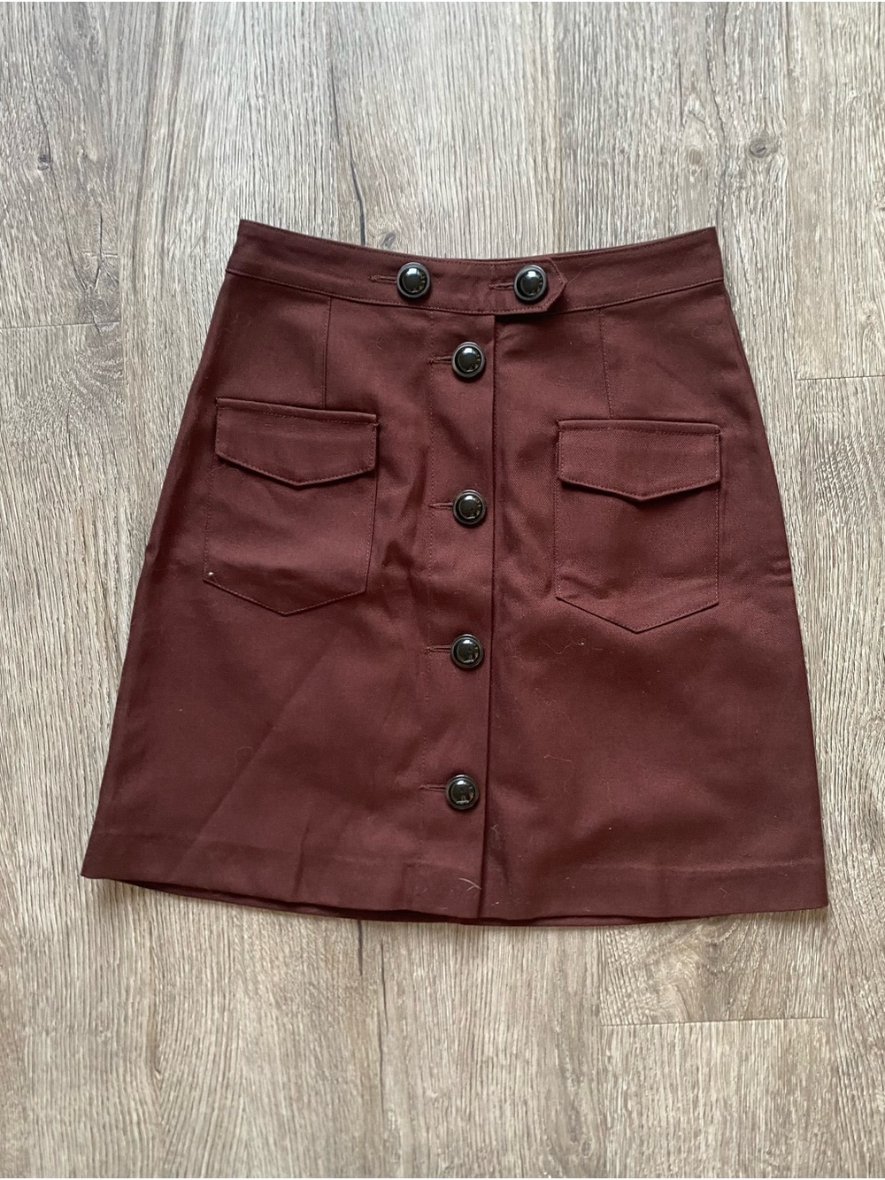 Button-Front Casual Burgundy Skirt XS